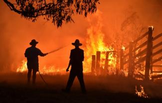 Die verheerenden Buschbrände in Australien haben nach Einschätzung von Experten nur gezeigt, was künftig regelmäßig zu erwarten ist. Wegen des Klimawandels müsse Australien mit einer Zunahme derartiger Brände und ähnlicher Katastrophen rechnen.